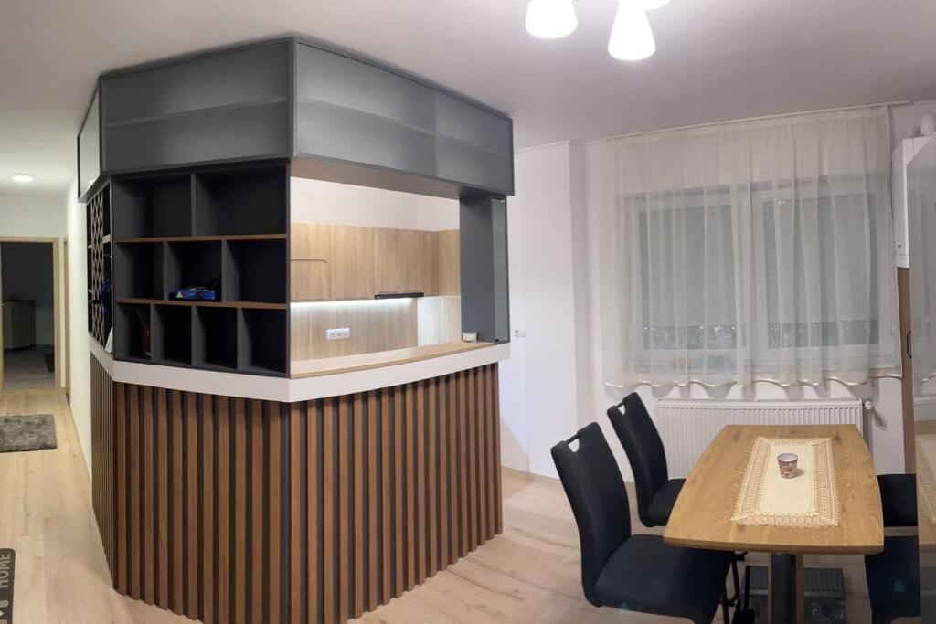 Bingo Apartman Cristuru Secuiesc エクステリア 写真