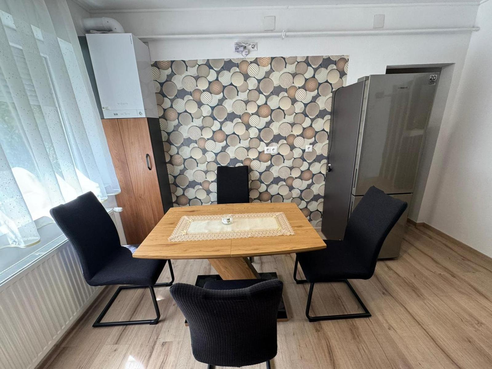 Bingo Apartman Cristuru Secuiesc エクステリア 写真
