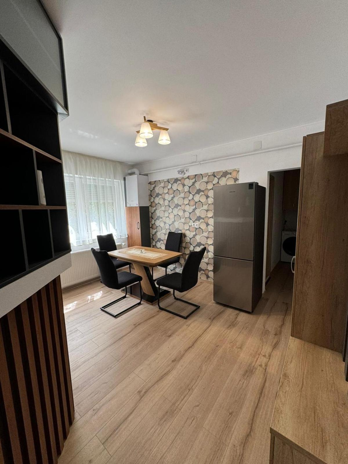 Bingo Apartman Cristuru Secuiesc エクステリア 写真
