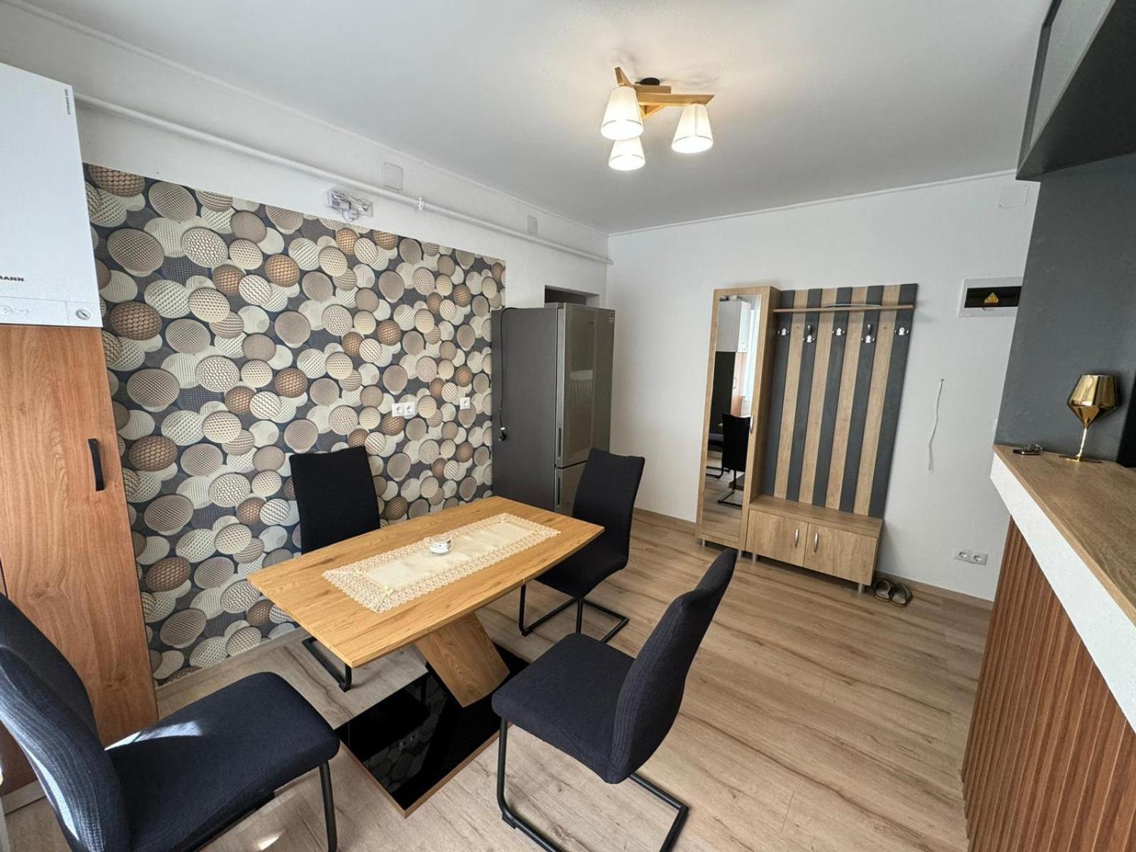 Bingo Apartman Cristuru Secuiesc エクステリア 写真